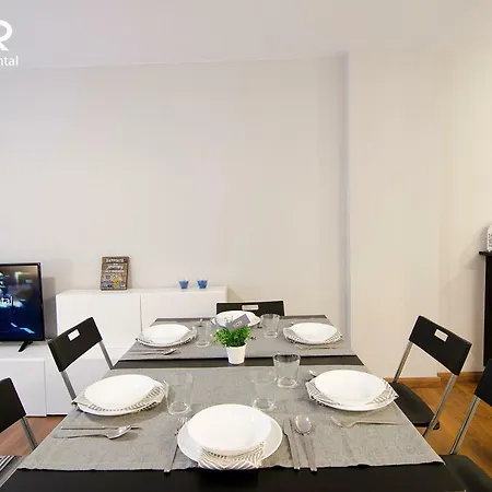 Spacious & Modern Apartment *